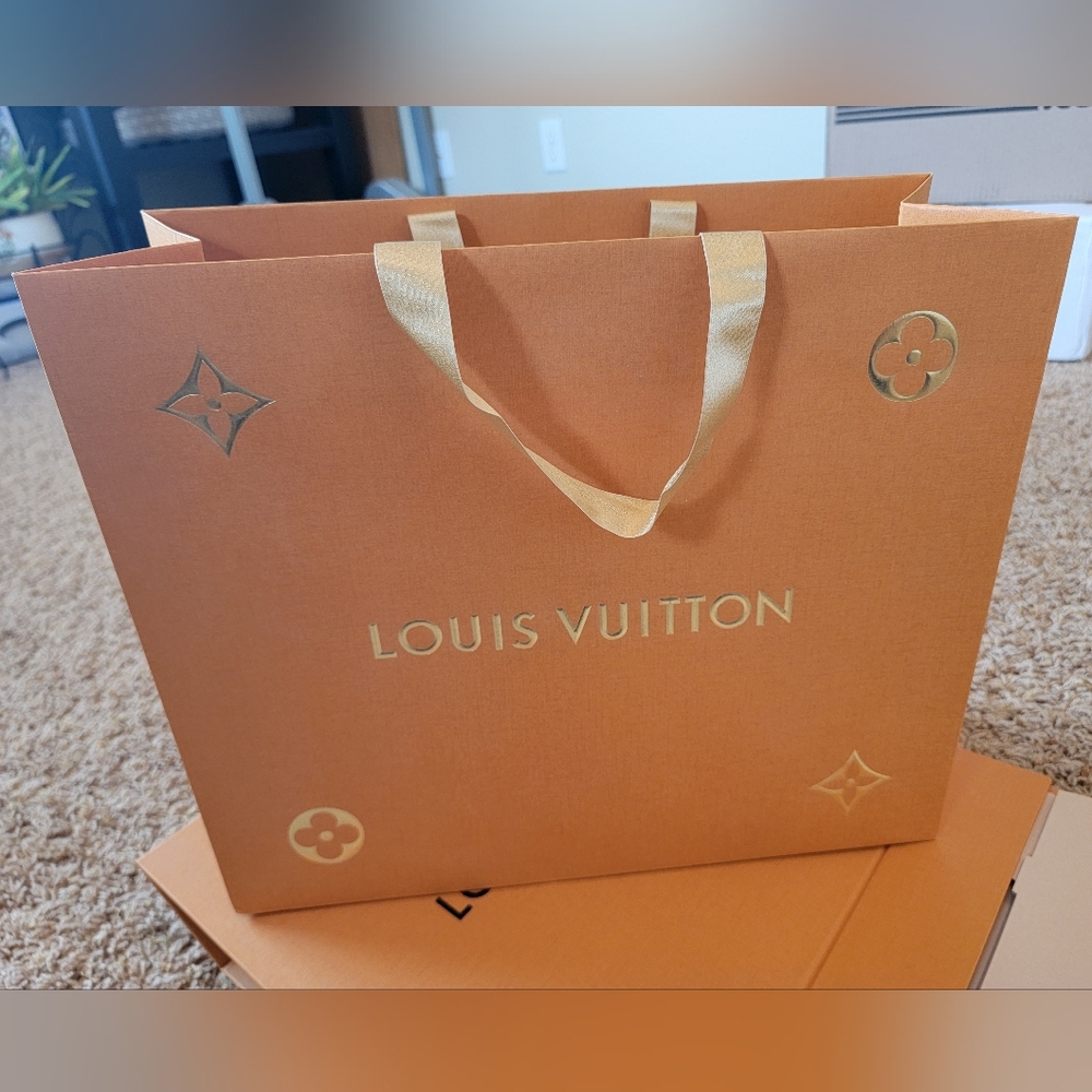 Authentic Louis Vuitton Speedy Box, Gift Bag And Ribbon! 15x14 - Picture 7 of 7